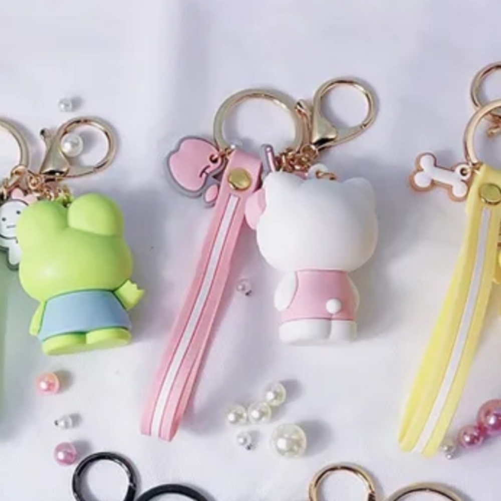 Hello Kitty Keychain - Picture 8 of 11